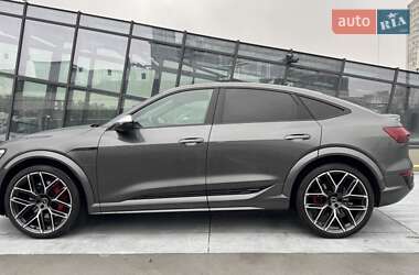 Внедорожник / Кроссовер Audi SQ8 Sportback e-tron 2024 в  фото 8 Внедорожник / Кроссовер Audi SQ8 Sportback e-tron 2024 в