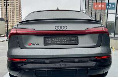 Внедорожник / Кроссовер Audi SQ8 Sportback e-tron 2024 в  фото 12 Внедорожник / Кроссовер Audi SQ8 Sportback e-tron 2024 в