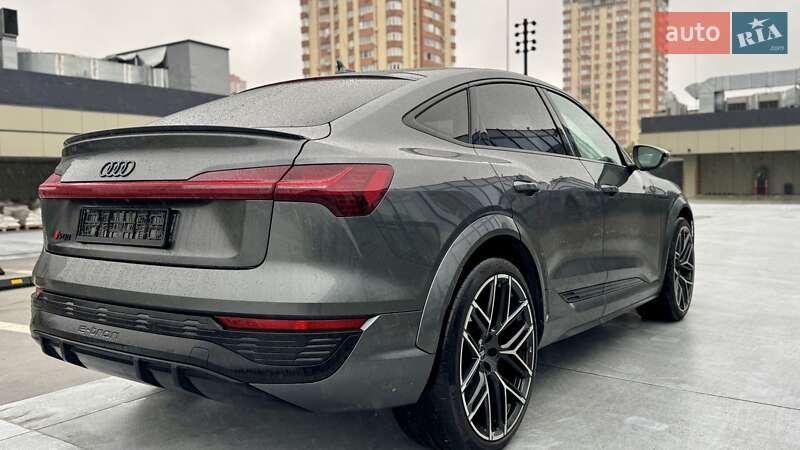 Внедорожник / Кроссовер Audi SQ8 Sportback e-tron 2024 в Киеве
