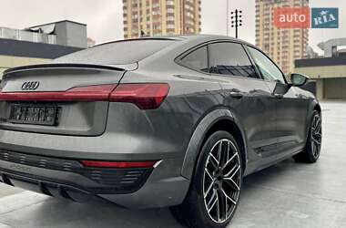 Внедорожник / Кроссовер Audi SQ8 Sportback e-tron 2024 в  фото 11 Внедорожник / Кроссовер Audi SQ8 Sportback e-tron 2024 в