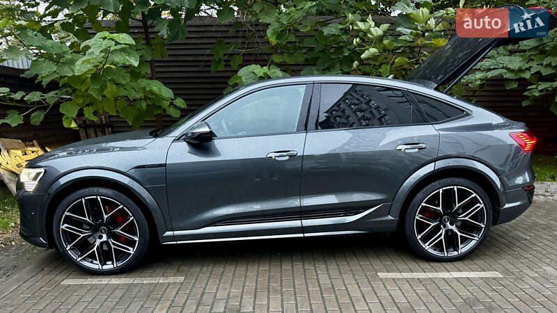 Внедорожник / Кроссовер Audi SQ8 Sportback e-tron 2024 в Киеве