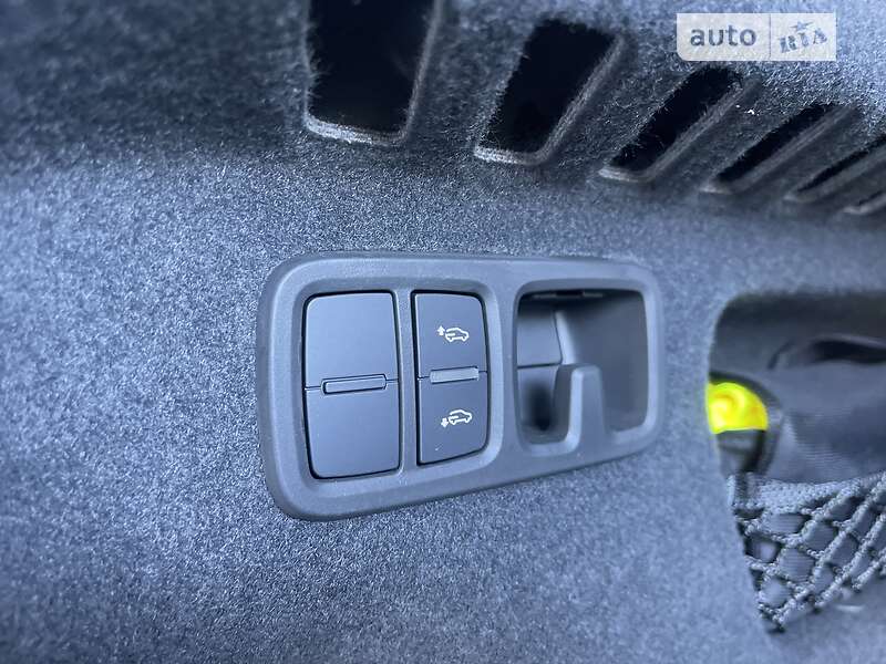 Внедорожник / Кроссовер Audi SQ8 2022 в Киеве