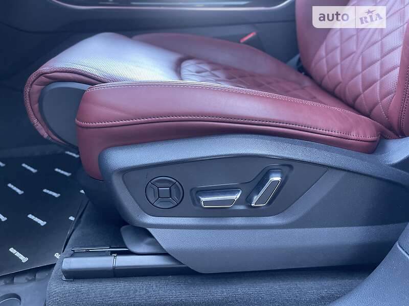 Внедорожник / Кроссовер Audi SQ8 2022 в Киеве