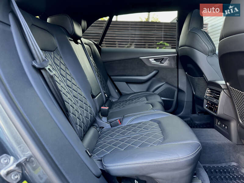 Внедорожник / Кроссовер Audi SQ8 2020 в Киеве