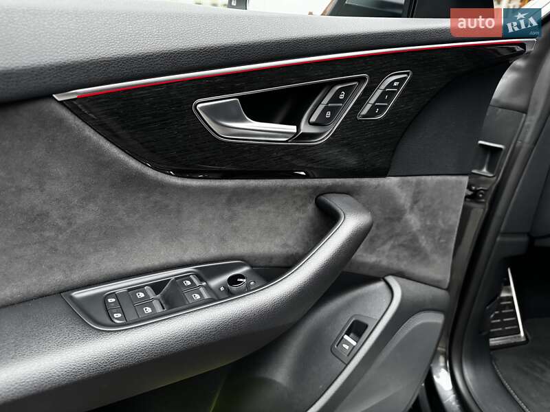Внедорожник / Кроссовер Audi SQ8 2020 в Киеве