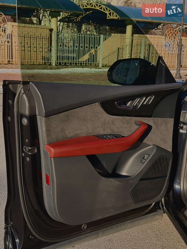 Внедорожник / Кроссовер Audi SQ8 2020 в Киеве