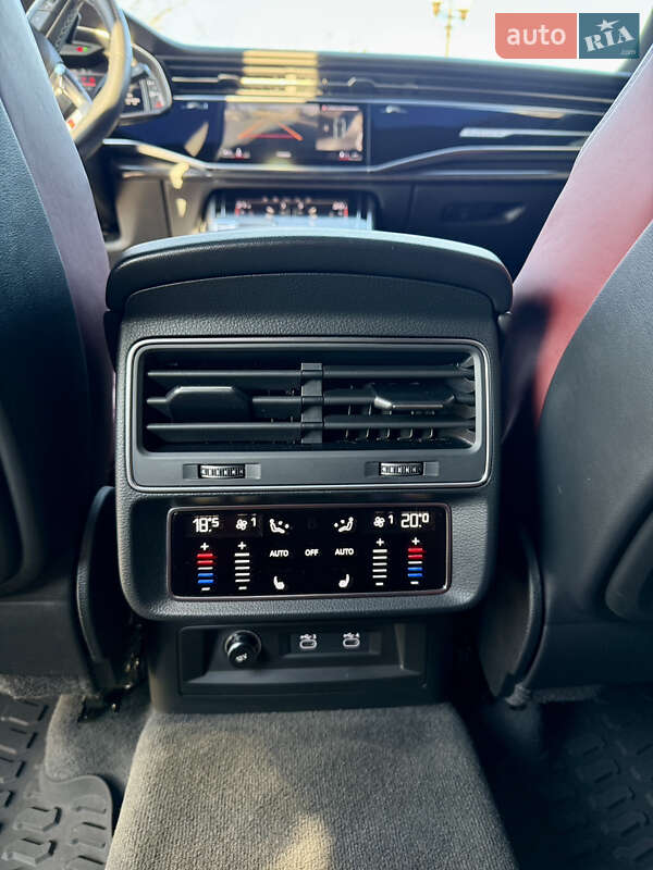 Внедорожник / Кроссовер Audi SQ8 2020 в Киеве