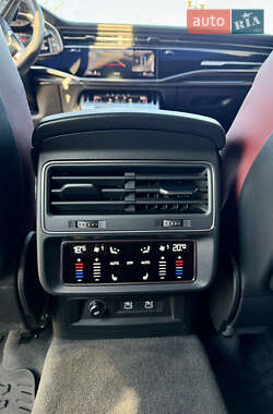 Внедорожник / Кроссовер Audi SQ8 2020 в 