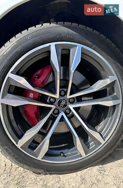 Позашляховик / Кросовер Audi SQ8 2022 в 