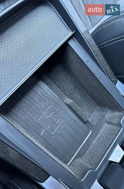 Внедорожник / Кроссовер Audi SQ8 2020 в 