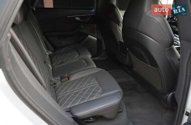 Позашляховик / Кросовер Audi SQ8 2024 в 