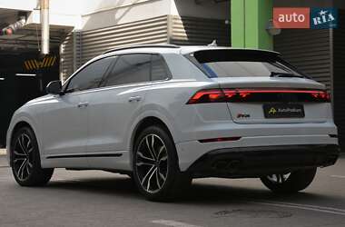 Позашляховик / Кросовер Audi SQ8 2024 в 