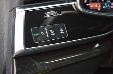 Позашляховик / Кросовер Audi SQ8 2024 в 