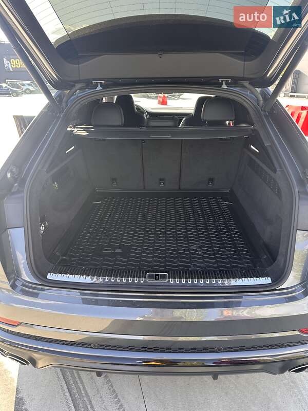 Внедорожник / Кроссовер Audi SQ8 2020 в Киеве