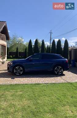 Внедорожник / Кроссовер Audi SQ8 2024 в 