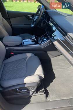 Внедорожник / Кроссовер Audi SQ8 2024 в 