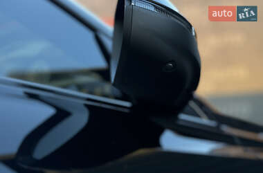 Позашляховик / Кросовер Audi SQ8 2020 в 