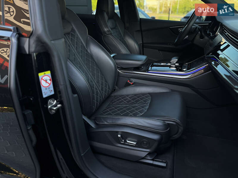 Позашляховик / Кросовер Audi SQ8 2020 в Вінниці