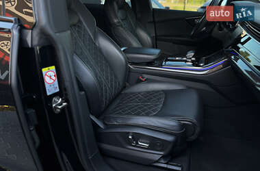 Позашляховик / Кросовер Audi SQ8 2020 в 