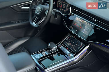 Позашляховик / Кросовер Audi SQ8 2020 в 