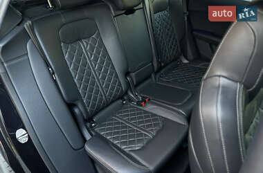 Позашляховик / Кросовер Audi SQ8 2020 в 