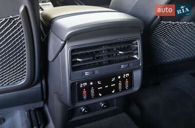 Внедорожник / Кроссовер Audi SQ8 2023 в 