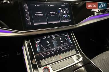 Внедорожник / Кроссовер Audi SQ8 2024 в 