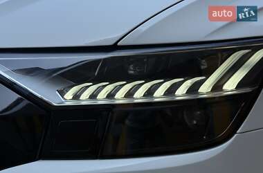 Внедорожник / Кроссовер Audi SQ8 2021 в 