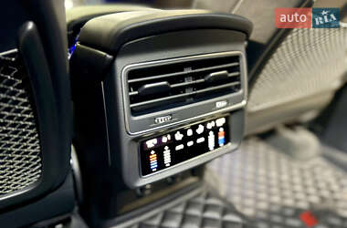 Внедорожник / Кроссовер Audi SQ8 2021 в 