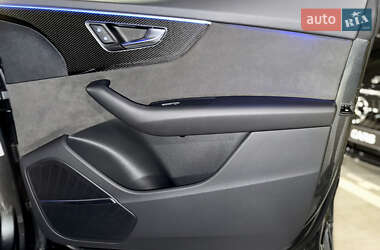 Внедорожник / Кроссовер Audi SQ8 2021 в 