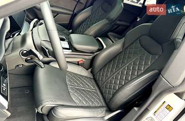 Внедорожник / Кроссовер Audi SQ8 2023 в 
