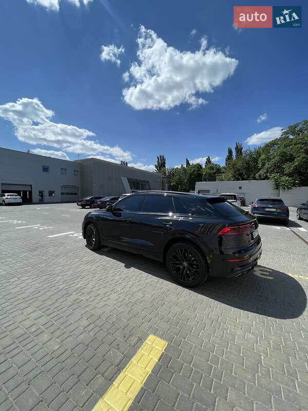 Внедорожник / Кроссовер Audi SQ8 2024 в Кривом Роге