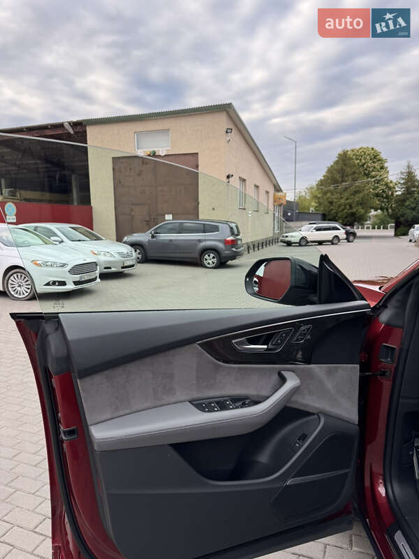 Внедорожник / Кроссовер Audi SQ8 2020 в Владимире