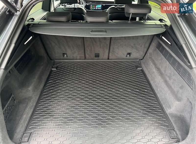 Внедорожник / Кроссовер Audi SQ8 2020 в Киеве