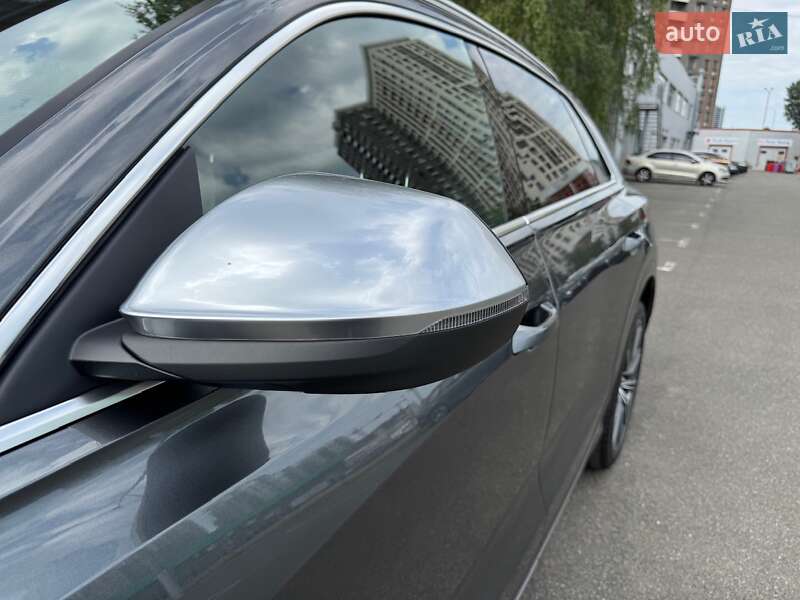 Внедорожник / Кроссовер Audi SQ8 2020 в Киеве