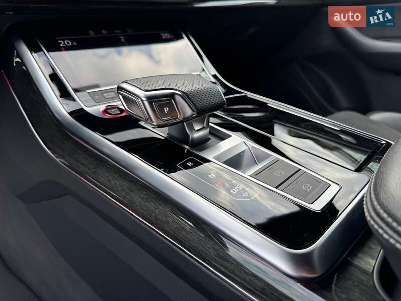 Внедорожник / Кроссовер Audi SQ8 2020 в Киеве