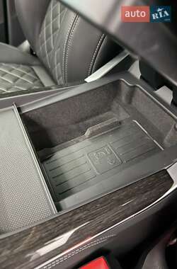 Внедорожник / Кроссовер Audi SQ8 2025 в 