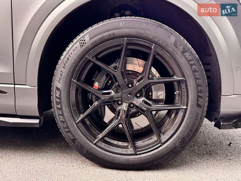 Внедорожник / Кроссовер Audi SQ8 2021 в Киеве