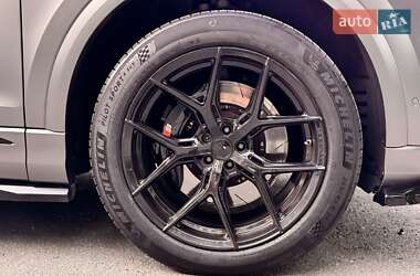 Внедорожник / Кроссовер Audi SQ8 2021 в 