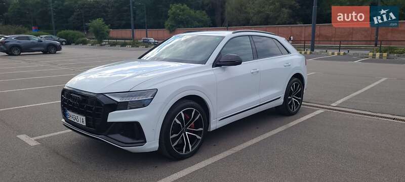 Внедорожник / Кроссовер Audi SQ8 2021 в 