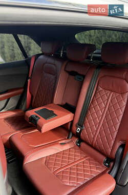 Внедорожник / Кроссовер Audi SQ8 2023 в 