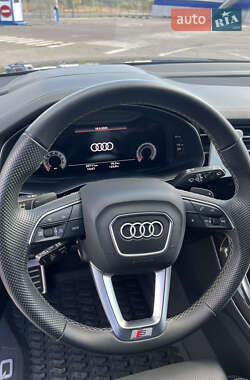 Внедорожник / Кроссовер Audi SQ8 2021 в 