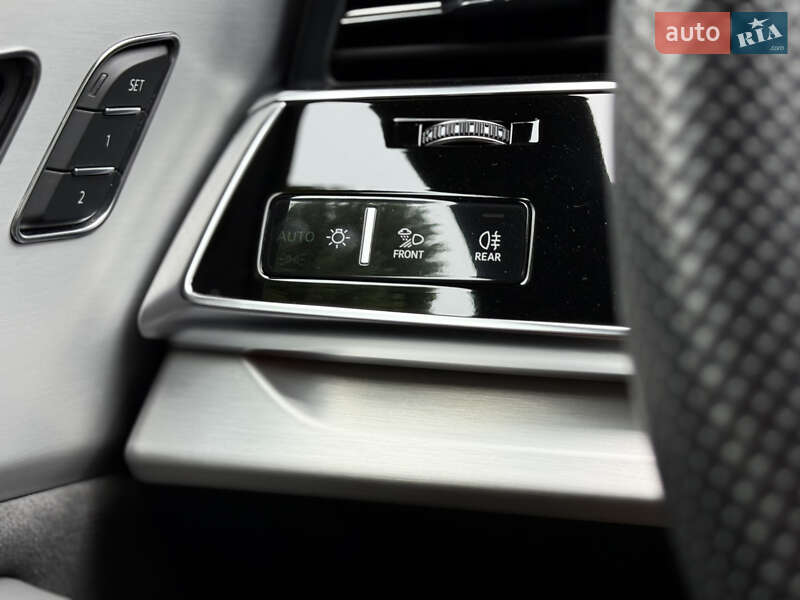 Внедорожник / Кроссовер Audi SQ8 2021 в Киеве