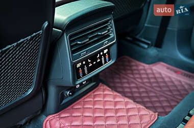 Внедорожник / Кроссовер Audi SQ8 2021 в 