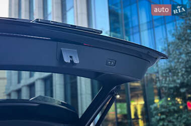 Внедорожник / Кроссовер Audi SQ8 2021 в 