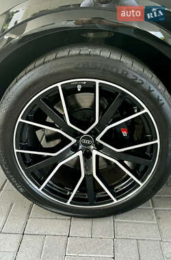 Внедорожник / Кроссовер Audi SQ8 2021 в 