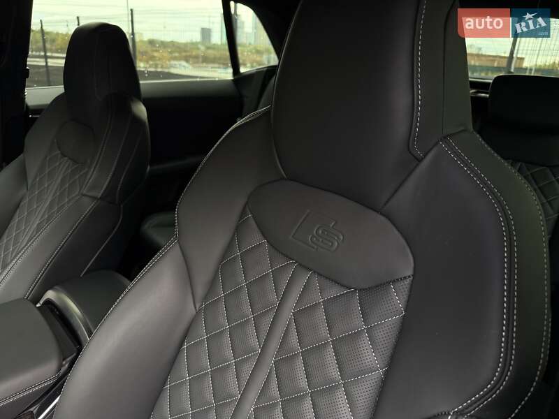 Внедорожник / Кроссовер Audi SQ8 2025 в Киеве
