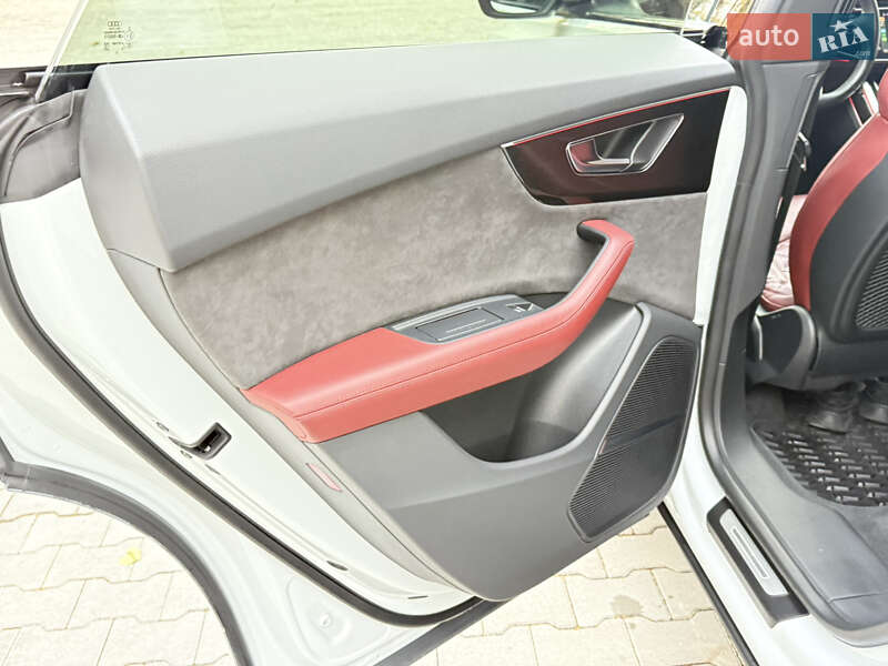 Внедорожник / Кроссовер Audi SQ8 2021 в Тернополе