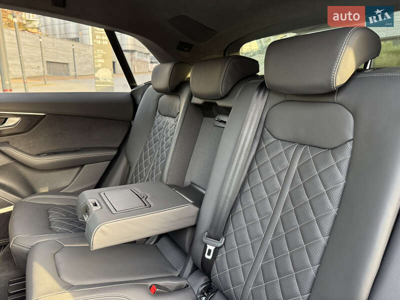 Позашляховик / Кросовер Audi SQ8 2023 в Києві фото 25 Позашляховик / Кросовер Audi SQ8 2023 в Києві