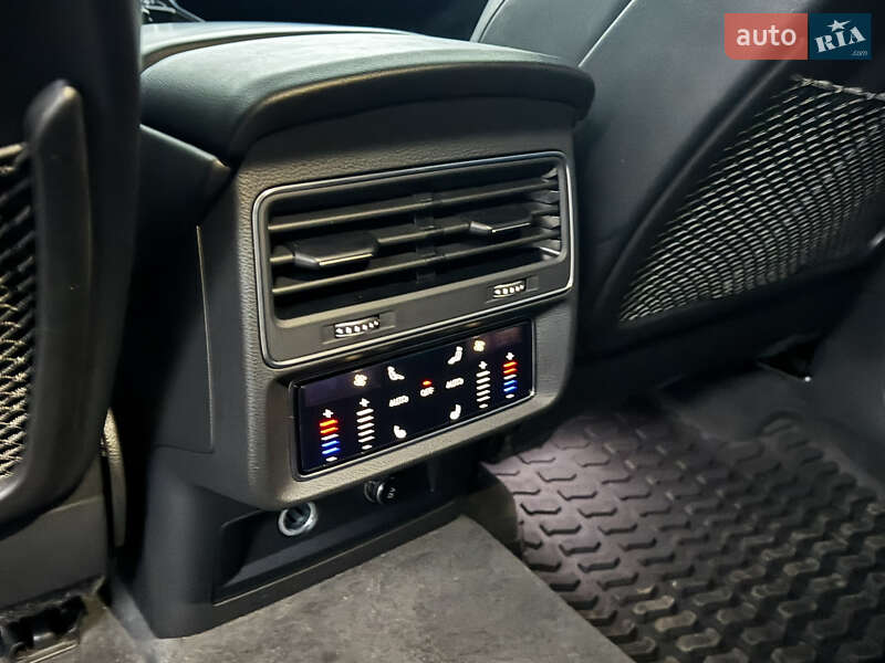 Внедорожник / Кроссовер Audi SQ8 2021 в Днепре